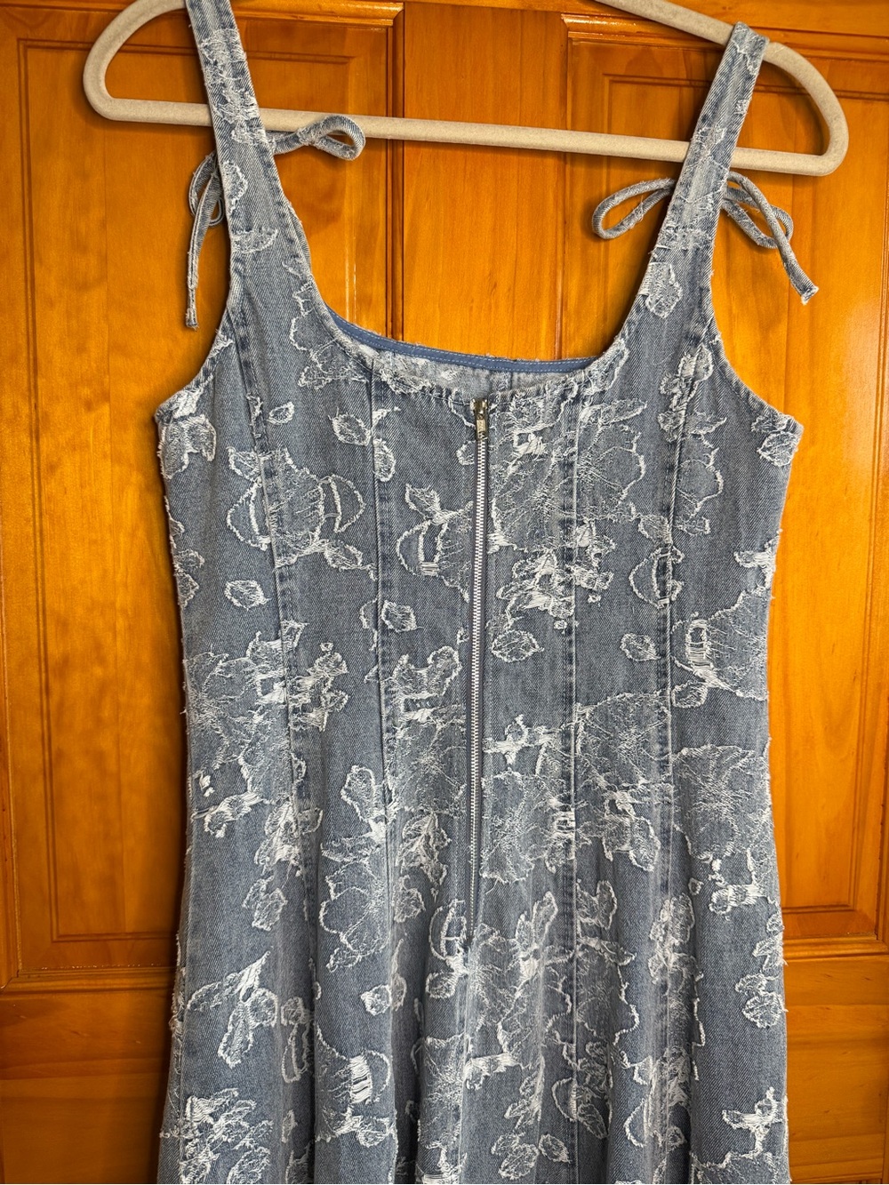 En Saison Blue Floral Midi Dress with White Lace Print - Picture 4 of 11
